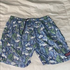 Vineyard Vines men’s bathing suit trunks